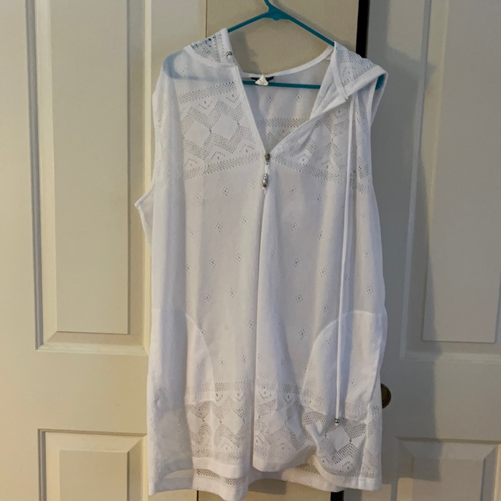 White pool coverup